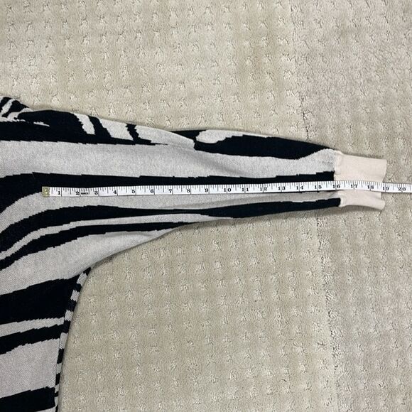 Anthropologie Zebra Print Pullover Sweater, Size Extra Small - Picture 6 of 7